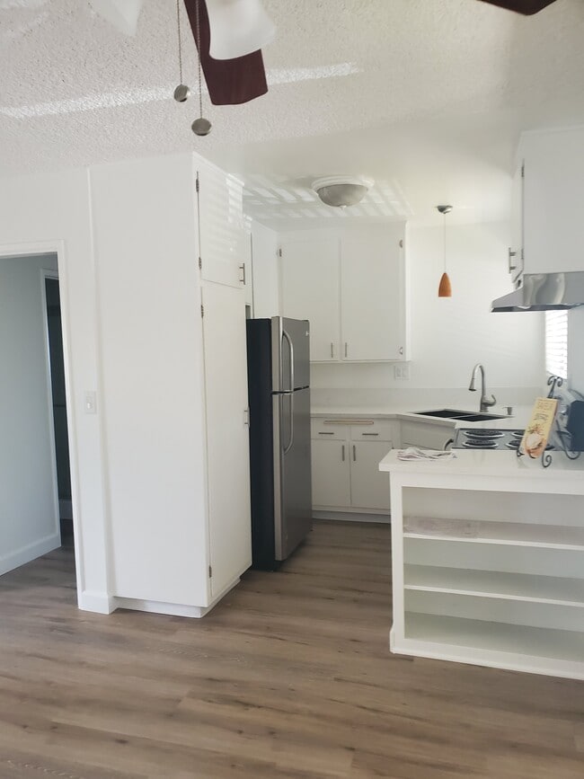 Building Photo - 10725 Acama St