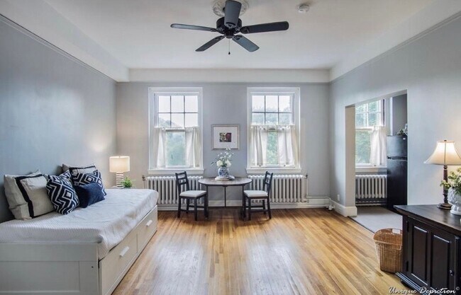 Foto del edificio - 354 N Main St