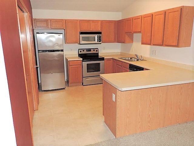 Building Photo - SUBLEASE AVAILABLE NOW
