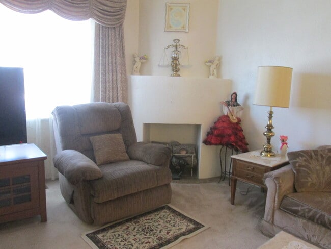 Foto del edificio - UNM LAW SCHOOL NORTH CAMPUS 3 Bedroom 2 Bath  with Garage