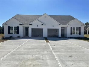 Building Photo - 2015 Briarwood Dr