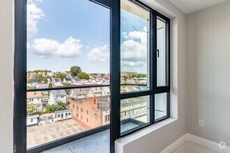 1BR, 1BA - 493SF - Balcony - 15002 Hillside Ave