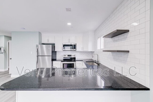 Building Photo - 13 Bancker Ave