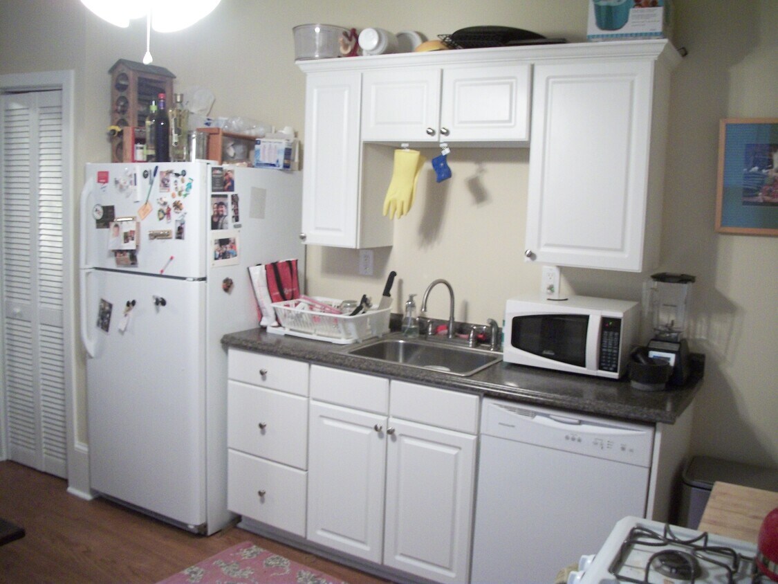 Primary Photo - 396 Sinclair Ave NE