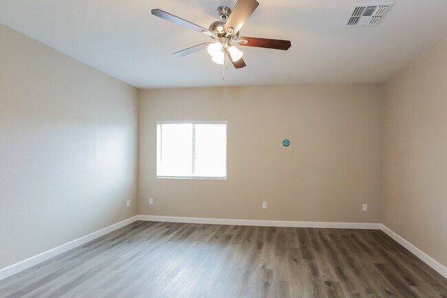 Foto del edificio - 1746 W Minton St