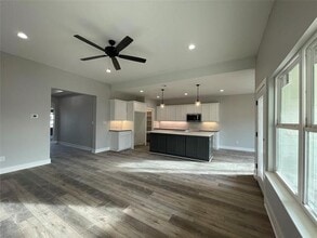 Building Photo - 4914 Dry Creek Rd