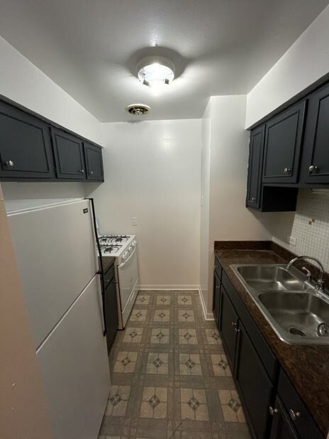 Foto del edificio - 541 W Oakdale Ave