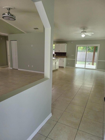 Foto del edificio - 6507 Green Dolphin St