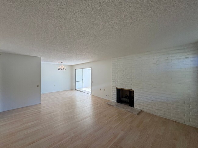 Building Photo - Beautiful 2B/2BA Home in Rancho Bernardo i...