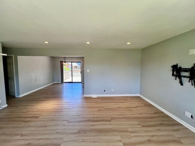 Foto del edificio - Stunning Renovated Ranch off Indian River