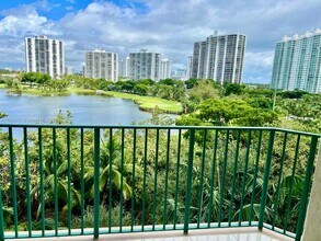 Building Photo - 20000 E Country Club Dr