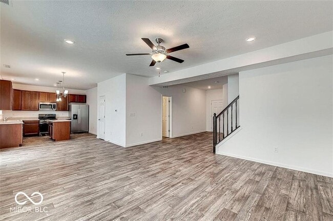 Building Photo - 5296 Maywood Dr