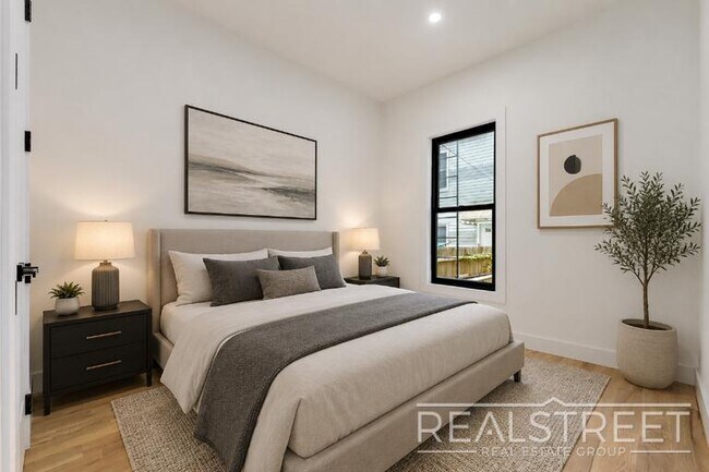 Building Photo - Brand New 2 Bed in Greenwood with W/D in unit!