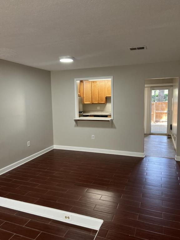 Photo - 1445 Chatham Ct House