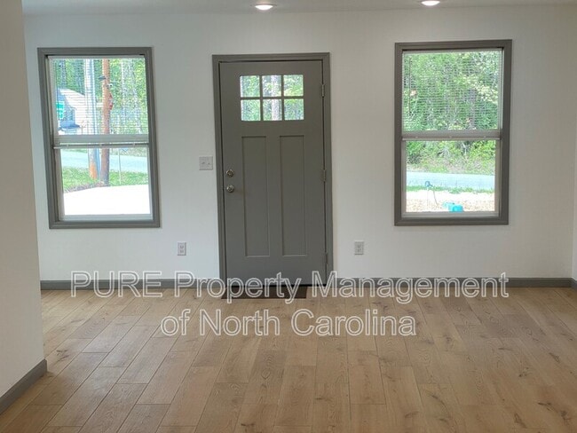 Building Photo - 12025 Platon Ave