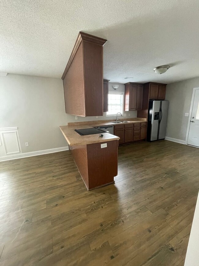 Building Photo - 117 Amber Dr