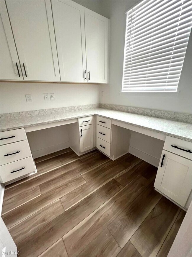 Building Photo - 3 br, 2.5 bath House - 14990 Lebeau Loop