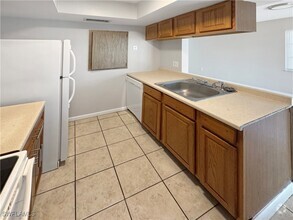 Building Photo - 6635 Warwick Cir
