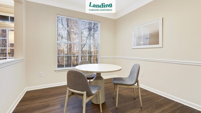 Foto del edificio - 2055 Barrett Lakes Blvd