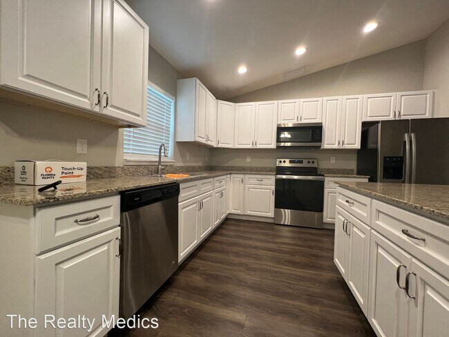 Building Photo - 3 br, 2 bath House - 4030 SE 139th Ln