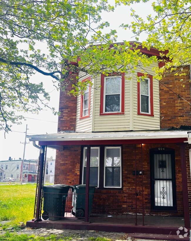 Building Photo - 604 N Indiana Ave