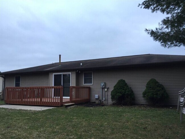Building Photo - Beautiful 3-BR 2-Bath Home with Finished Basement on Goshen's South Side Available