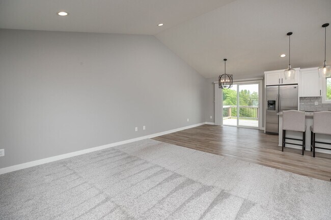 Building Photo - 699 Steenhoek Ln NE