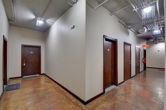 Building Photo - 2205 Mckinney St