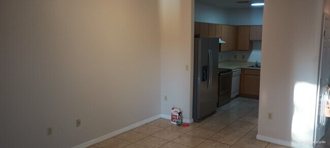 Foto del edificio - 2 bedroom condo in Holly Hill with covered parking