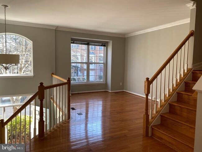 Building Photo - Impressive Three-Bedroom Townhome in North...
