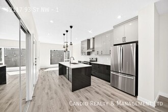 Building Photo - 12117-12193 93 St NW