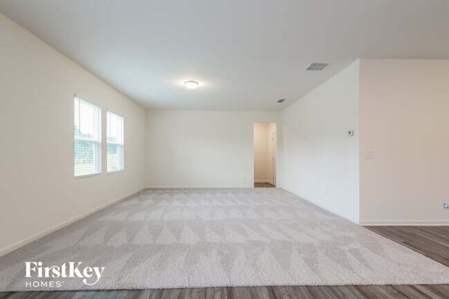 Building Photo - 135 Knightsbridge Ln