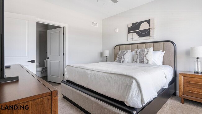 Building Photo - 5001 Willowgate Lp