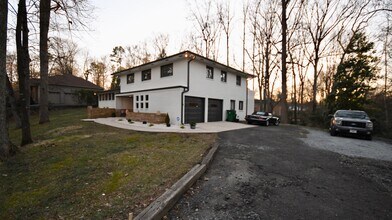 Building Photo - 5755 Doncaster Dr
