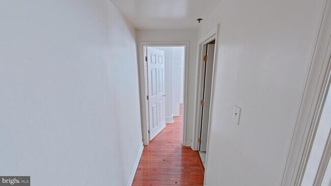 Foto del edificio - 1726 W Girard Ave