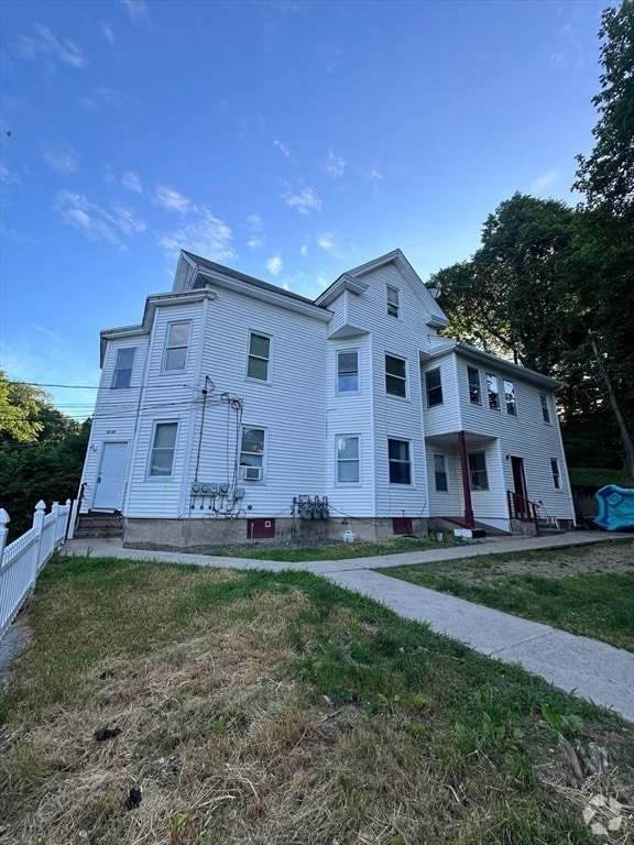 Building Photo - 47 Longwood Ave