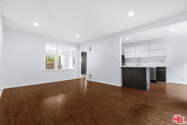 Foto del edificio - 612 Huntley Dr