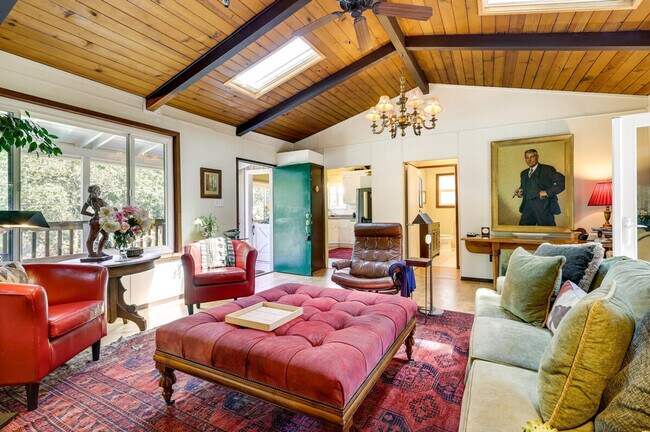 Foto del edificio - 4460 Lakeside Rd