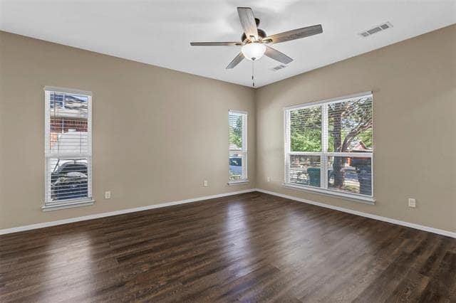 Building Photo - 427 Jannie St