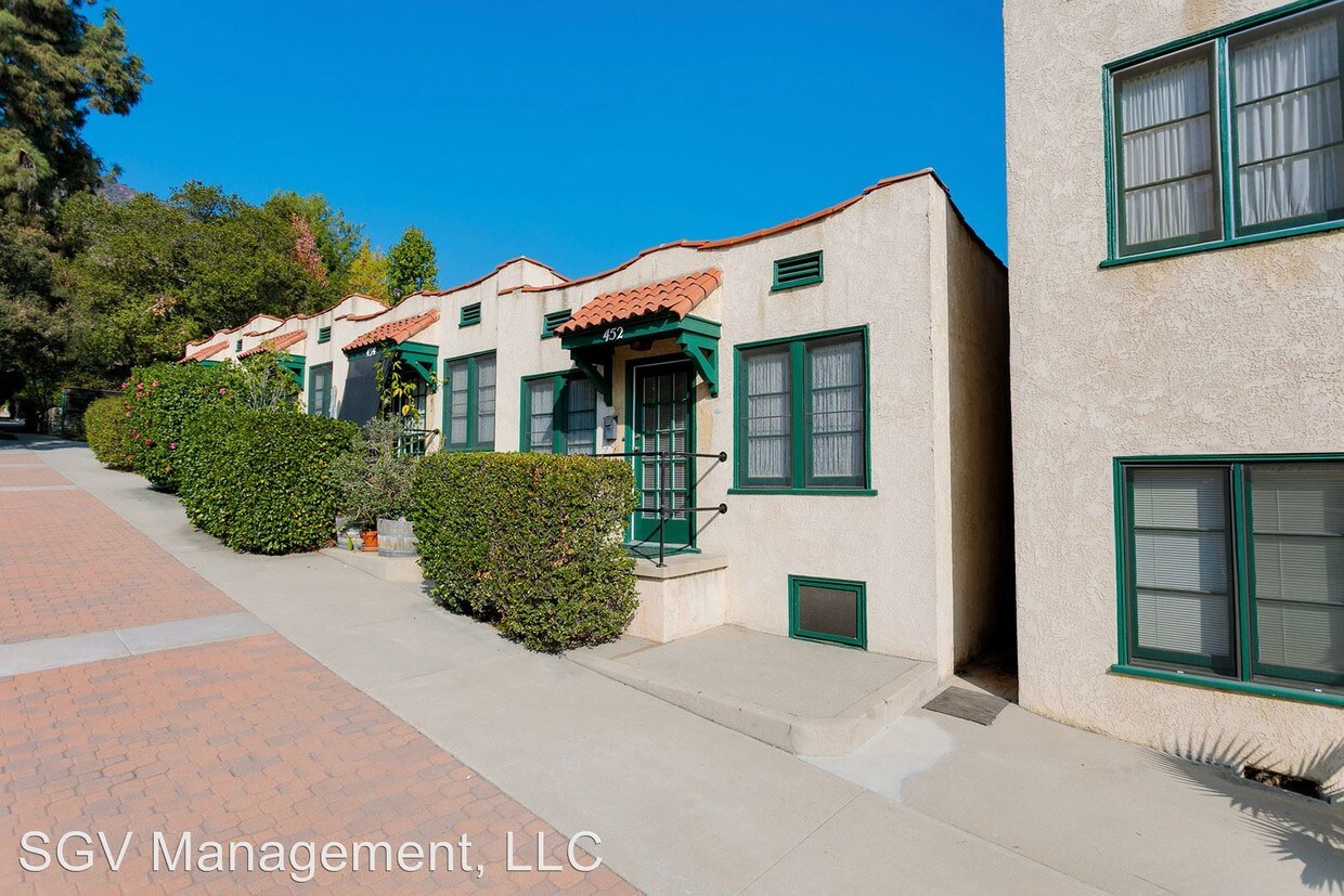 Foto principal - Studio, 1 bath Apartment - 456 N Baldwin Ave