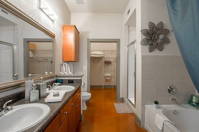 Foto del edificio - 3105 San Jacinto St