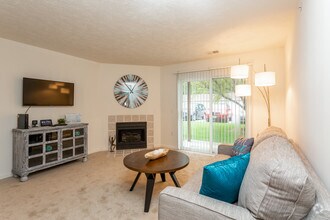 1BR, 1BA - 730 SF - Living Room - Rock Creek Apartments