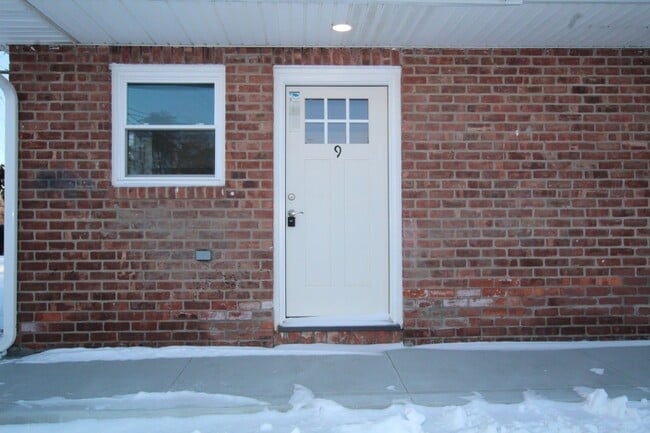 Building Photo - 14311 Rt. 9W