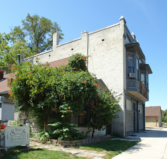 Foto del edificio - Warm Springs Apartments