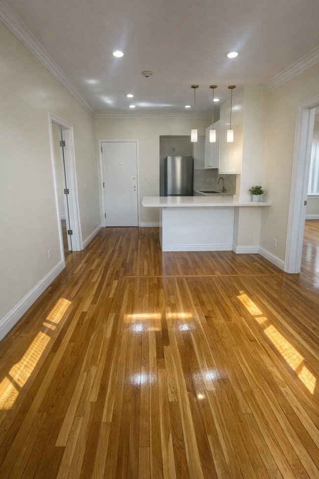 Building Photo - 58 Hemenway St