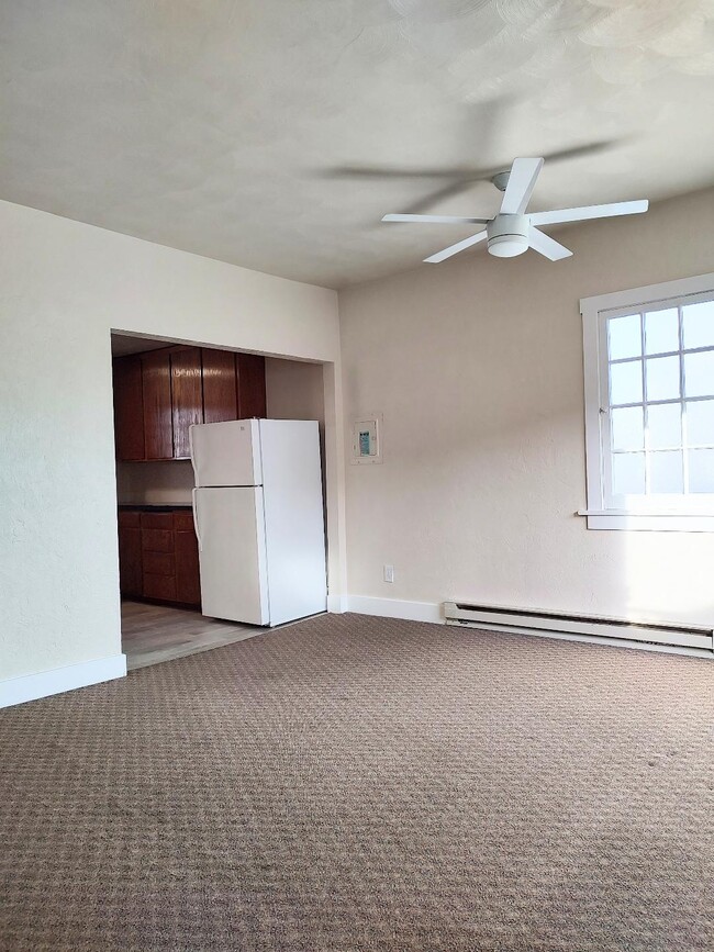 Living Room - 510 E 15th Aly