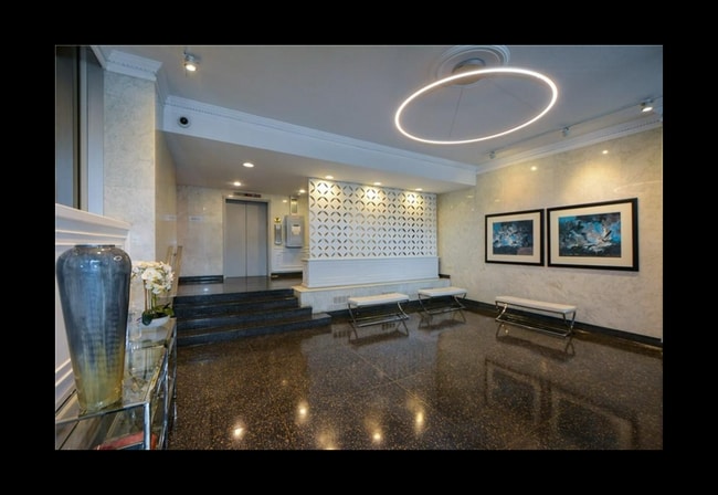 Building Photo - 3060 Pharr Court North NW