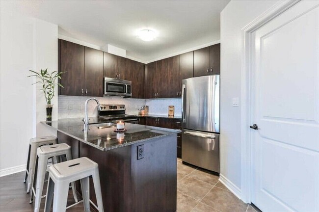 Photo du bâtiment - 7400 Markham Rd