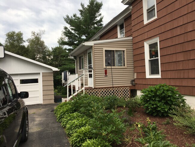 mudroom - 185 Veazie St