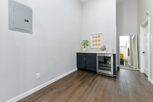 Foto del edificio - 743 E 4th St